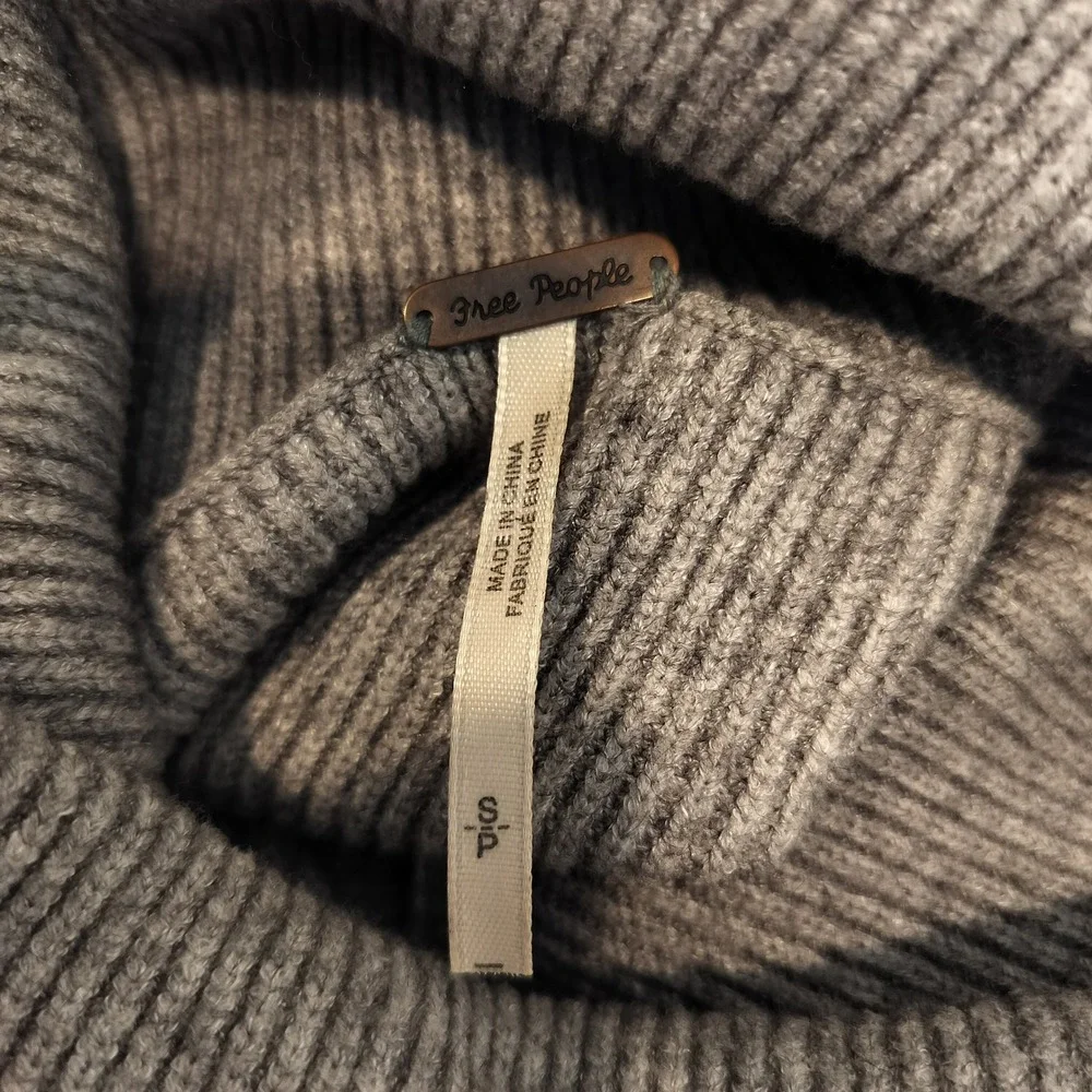 Free People Ribbed Turtleneck Sweater Womens Small Oversized Grey Stretch Knit